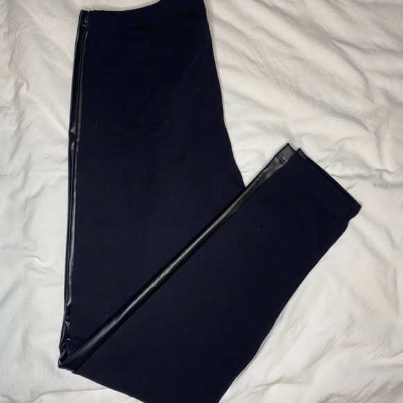 Leggings with leather stripe - Picture 2 of 2